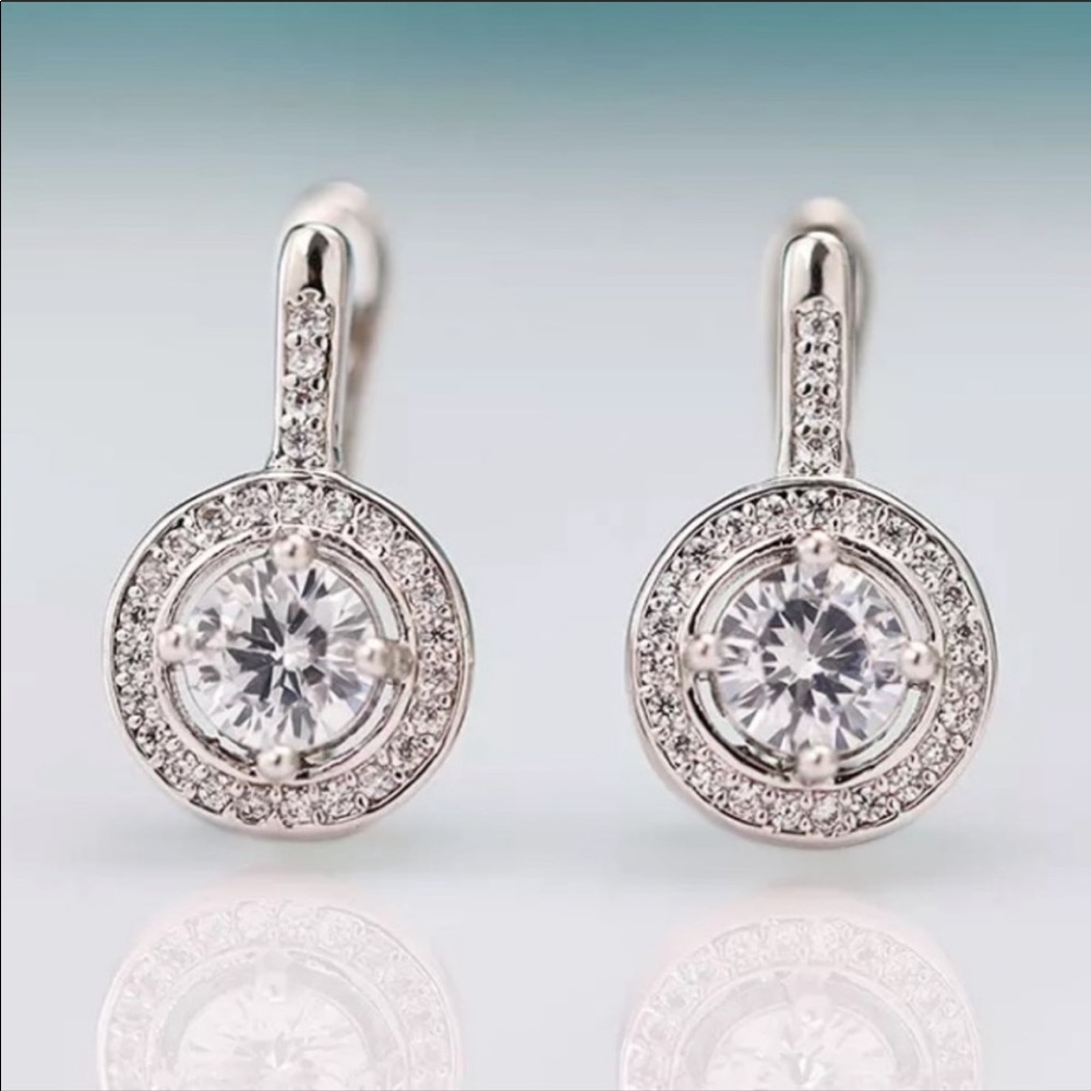 NEW💎925 Sterling Silver Diamond Stud Earrings